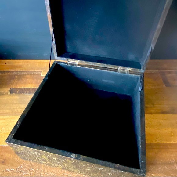 Embossed Storage Box - Picture 3 of 6